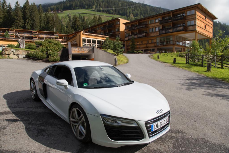 Illustration for article titled The Audi R8 V10 Driving Experience: The Not Jalopnik Review